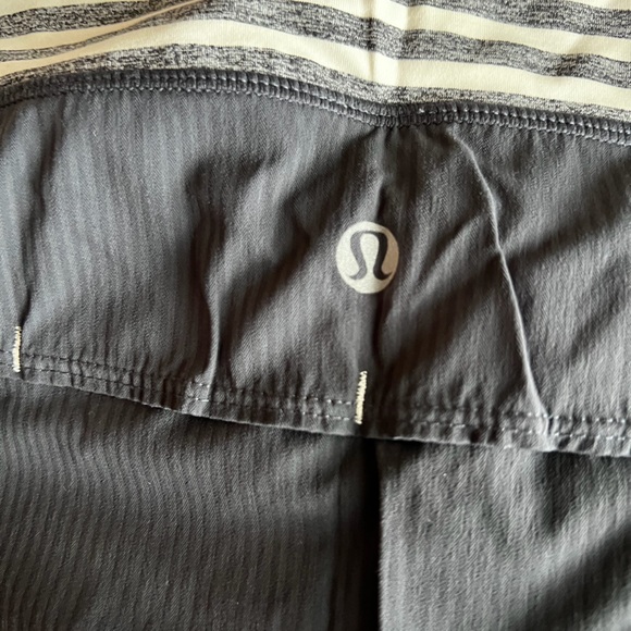 Lululemon Skort Size 8 - Picture 6 of 7